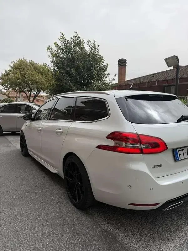 Usata Peugeot 308 SW Allure 131 CV (96 kW) 2018 Bianco Station wagon