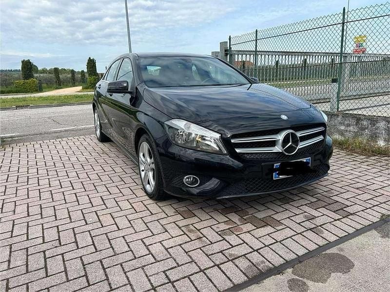 Usata Mercedes A180 Edition 129 CV (94 kW) 2015 Berlina