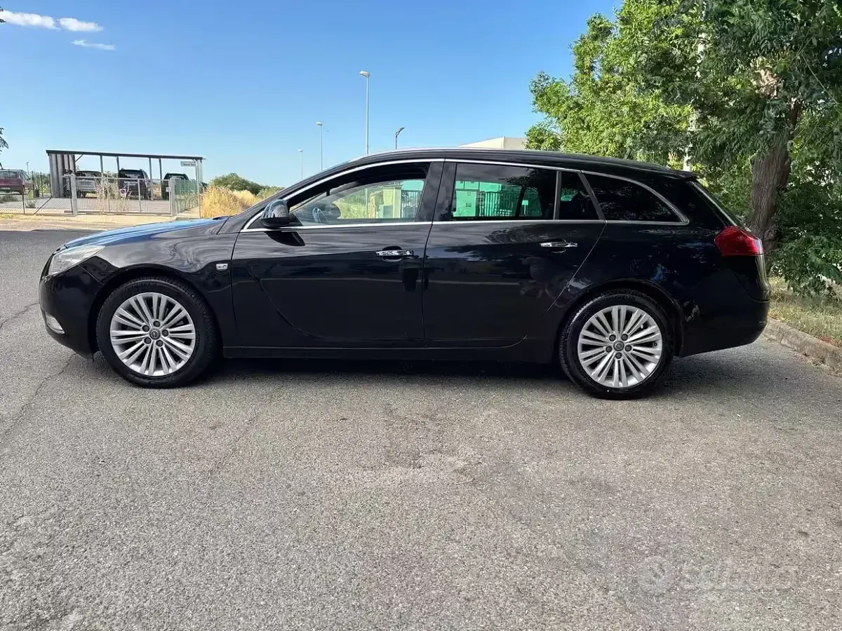 Usata Opel Insignia Cosmo 160 CV (117 kW) 2012 Nero Station wagon