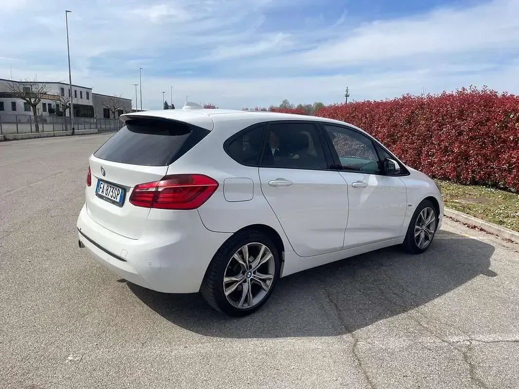 Usata BMW 218 Active Tourer Sport Line 150 CV (110 kW) 2015 Monovolume
