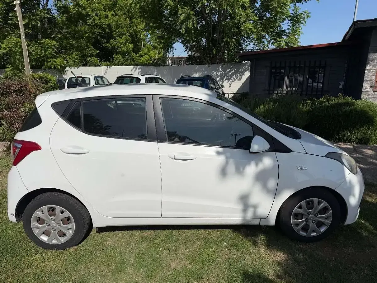 Occasion Hyundai i10 Comfort 67 ch (49 kW) 2015 Blanc Citadine