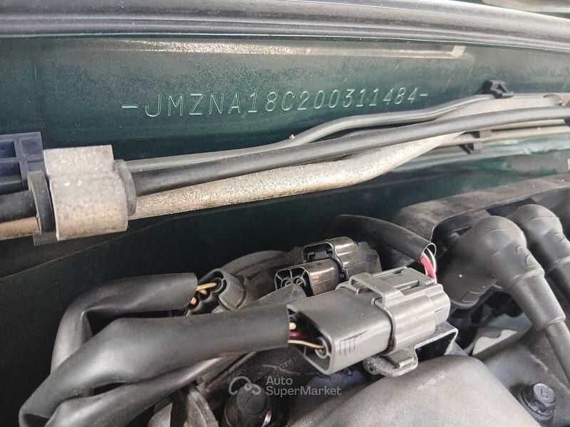 Usata Mazda MX5 91 CV (66 kW) 1997 Verde Cabrio