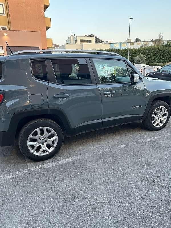 Usata Jeep Renegade Limited 140 CV (102 kW) 2016 SUV