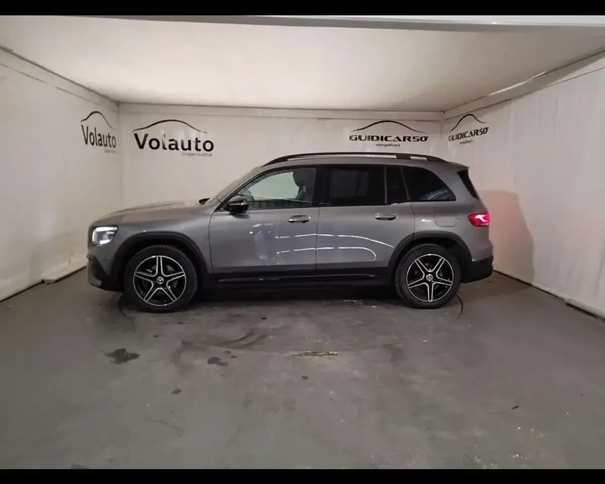 Usata Mercedes GLB180 Premium 116 CV (85 kW) 2023 Grigio SUV
