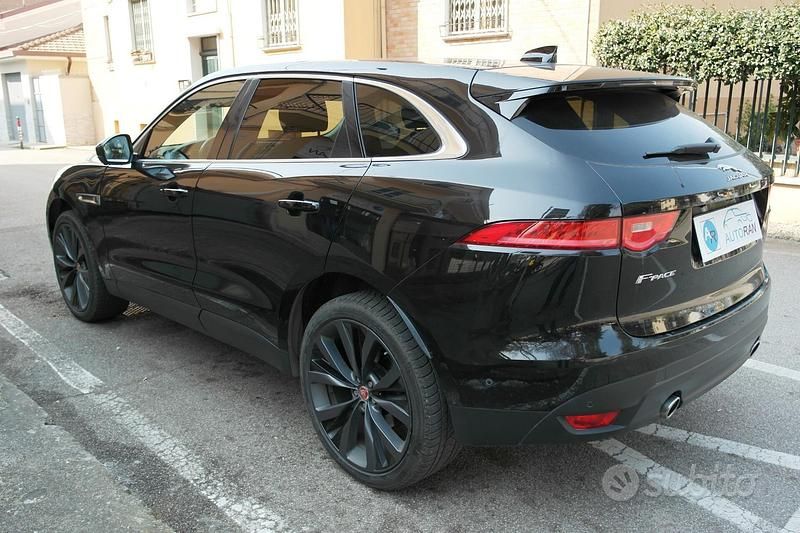 Usata Jaguar F-Pace Prestige 300 CV (220 kW) 2018 Nero SUV