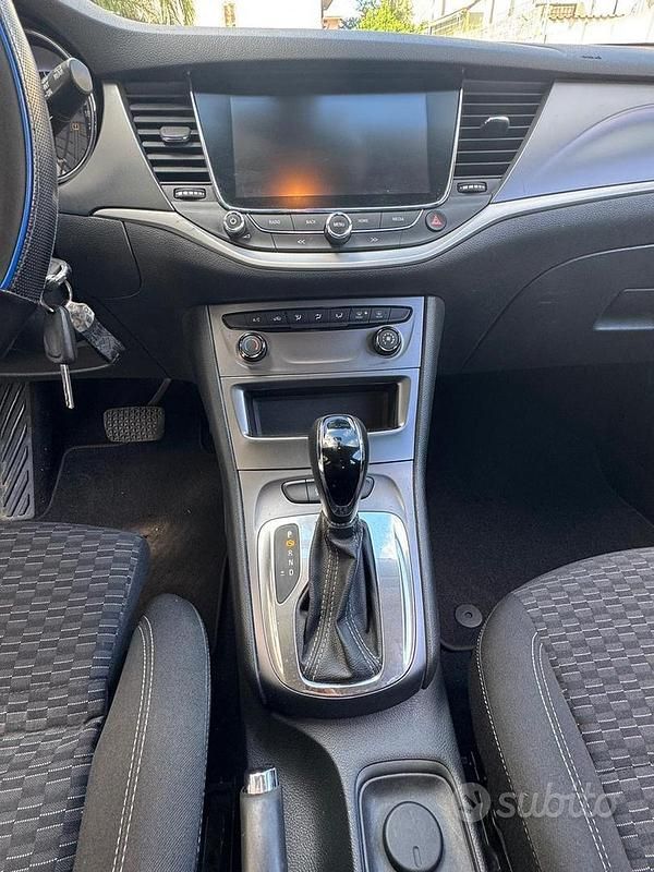 Usata 2019 Opel Astra Tre volumi | 5500 € (Super prezzo) - Immagine 1/4