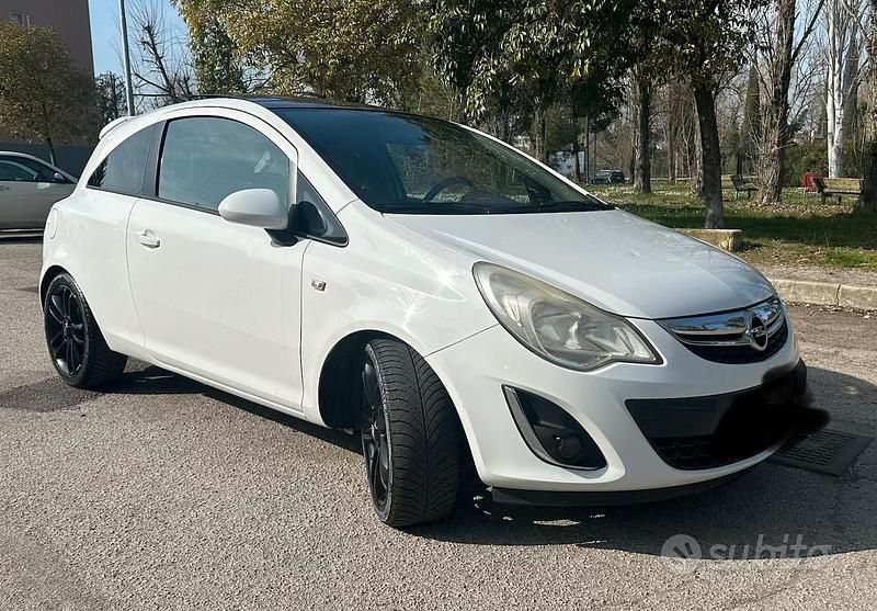 Usata Opel Corsa 2012 Bianco Utilitaria