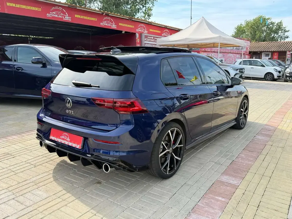 Usata VW Golf VIII GTI 245 CV (180 kW) 2023 Blu/azzurro Berlina