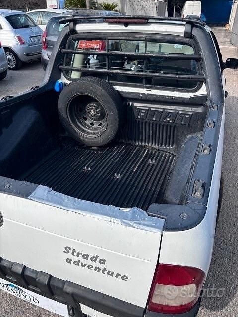 Usata Fiat Strada 84 CV (61 kW) 2006 Bianco Pick-up