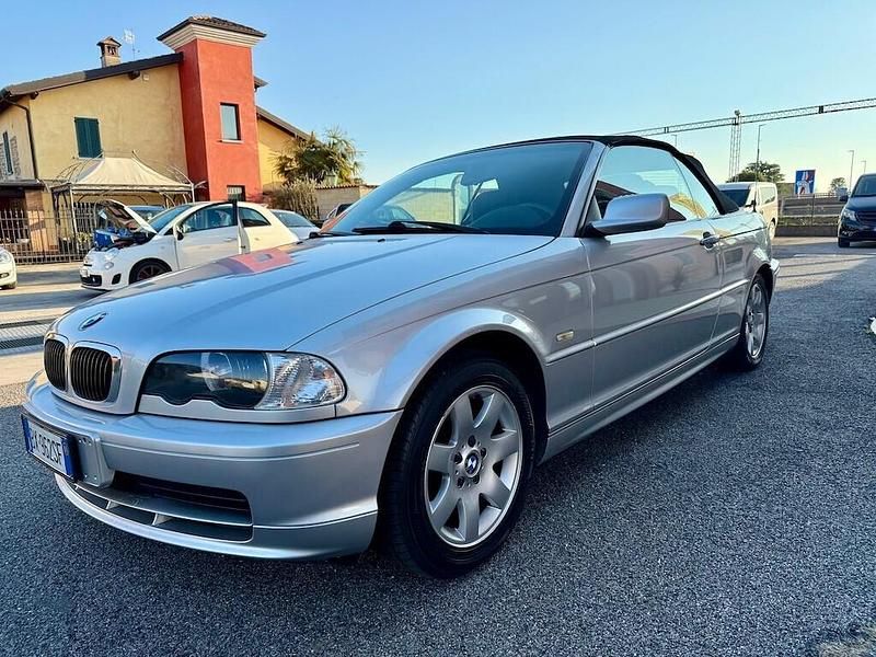Usata BMW 318 Cabriolet 143 CV (105 kW) 2001 Argento Cabrio