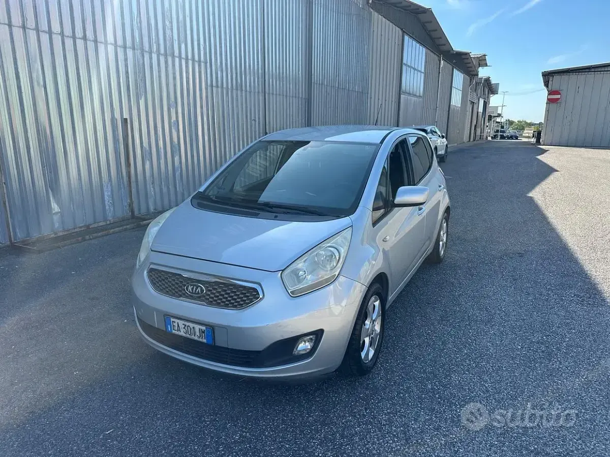 Usata Kia Venga EX 90 CV (66 kW) 2011 Grigio Utilitaria