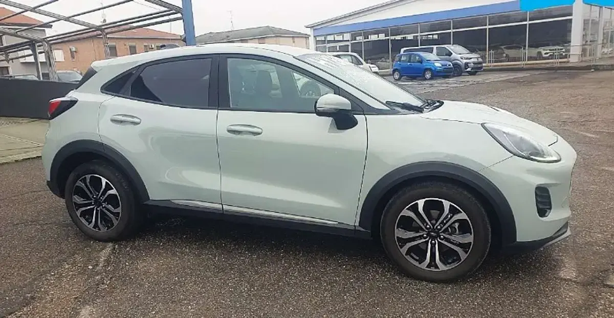 Usata Ford Puma Titanium 124 CV (91 kW) 2024 Grigio SUV