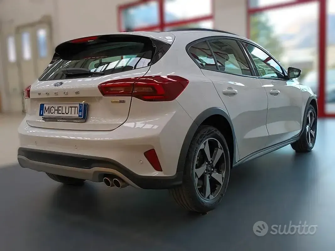 Begagnad Ford Focus Active 125 HK (91 kW) 2023 Vit SUV