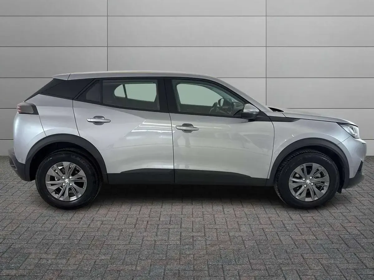 Usata Peugeot 2008 Active 110 CV (80 kW) 2021 Grigio SUV