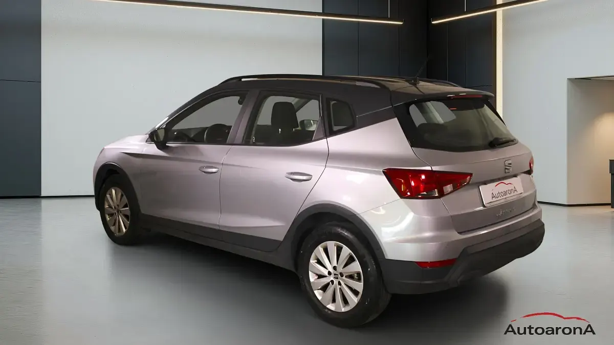 Usata Seat Arona Style 110 CV (80 kW) 2023 Argento metallizzato SUV