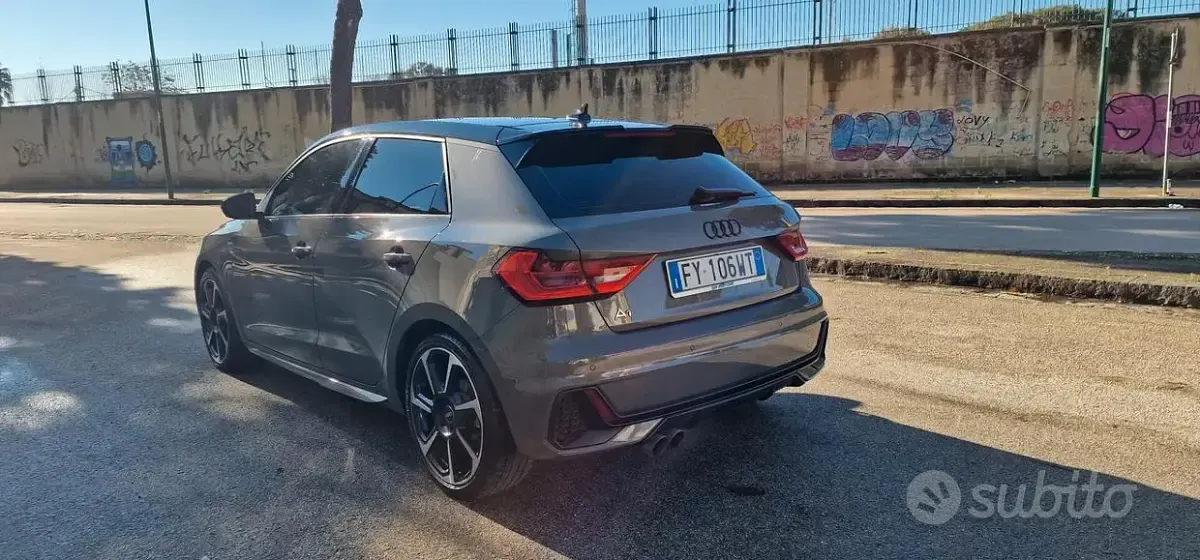 Usata Audi A1 Ambiente 150 CV (110 kW) 2019 Grigio SUV