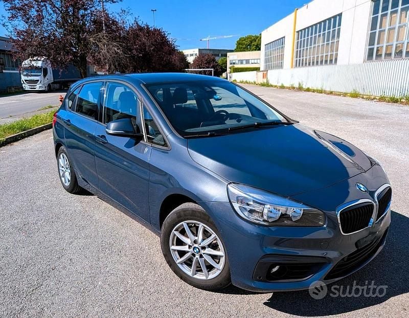 Usata BMW 218 Advantage 150 CV (110 kW) 2017 Grigio Station wagon