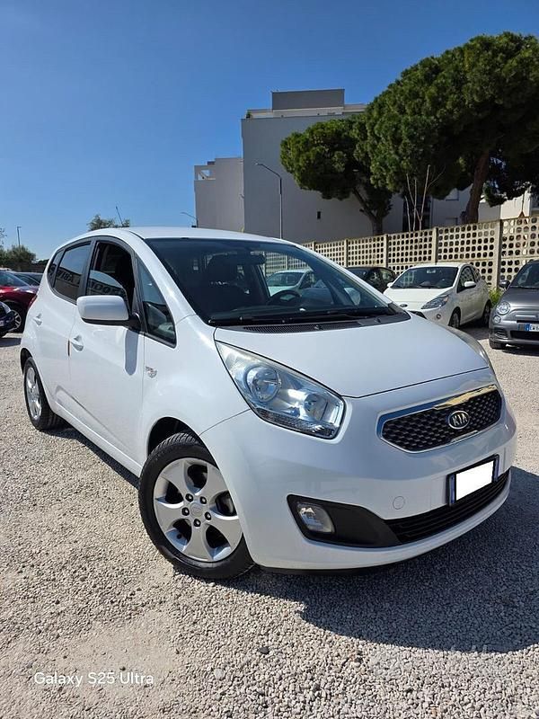 Usata Kia Venga 90 CV (66 kW) 2011 Bianco Utilitaria