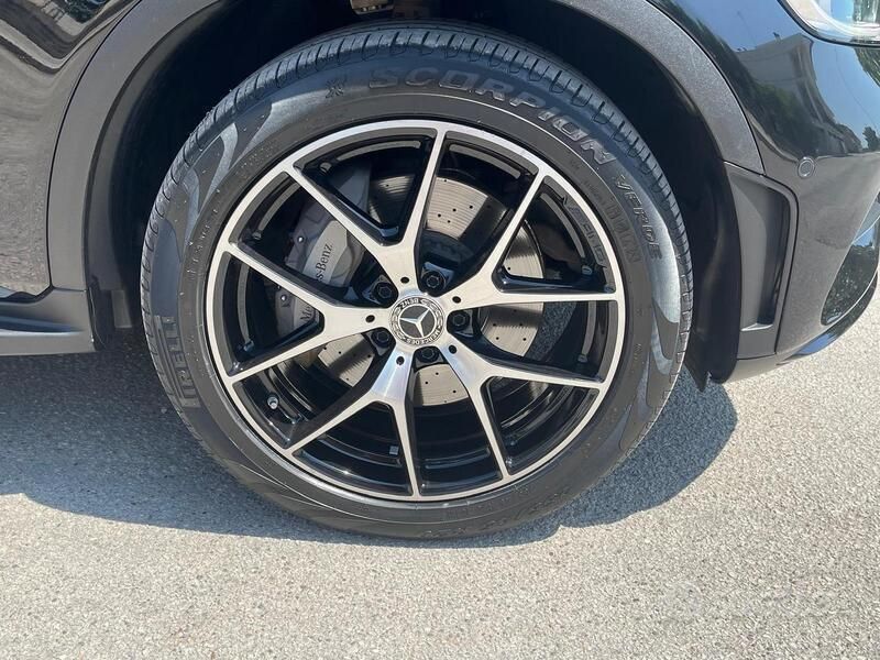 Usata Mercedes GLC220 163 CV (119 kW) 2020 Nero Coupé