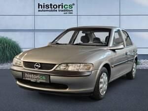 Usata Opel Vectra 75 CV (55 kW) 1996 Oro Berlina