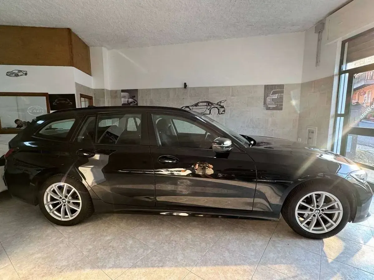 Usata BMW 318 Advantage 150 CV (110 kW) 2022 Nero Station wagon