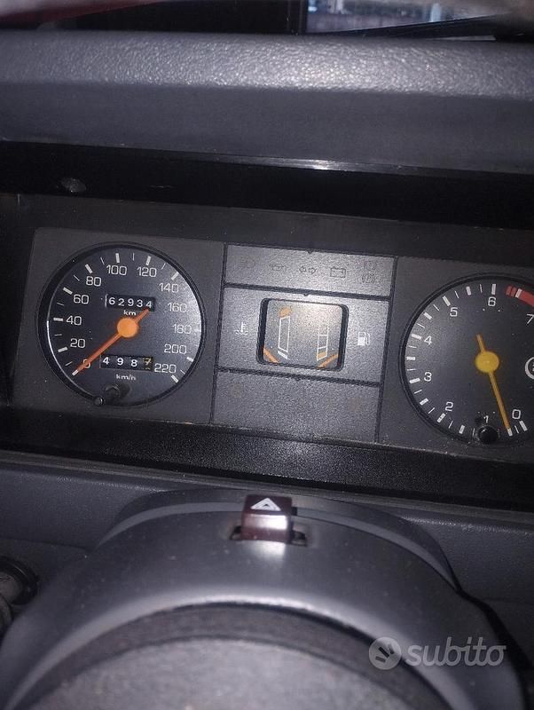 Begagnad Ford Escort Cabriolet 1985 Röd Cab