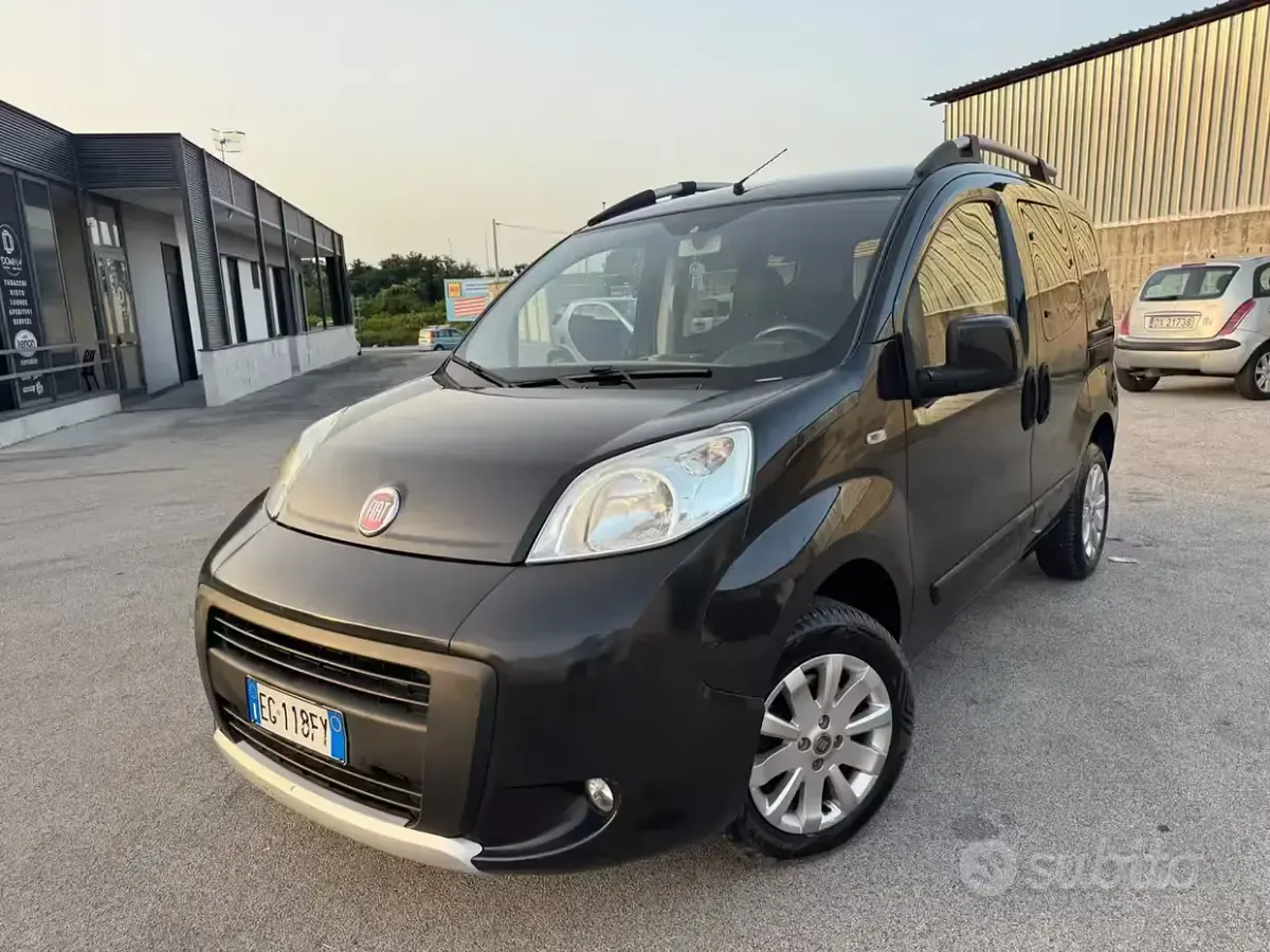 Usata Fiat Qubo Trekking 95 CV (69 kW) 2011 Nero Monovolume