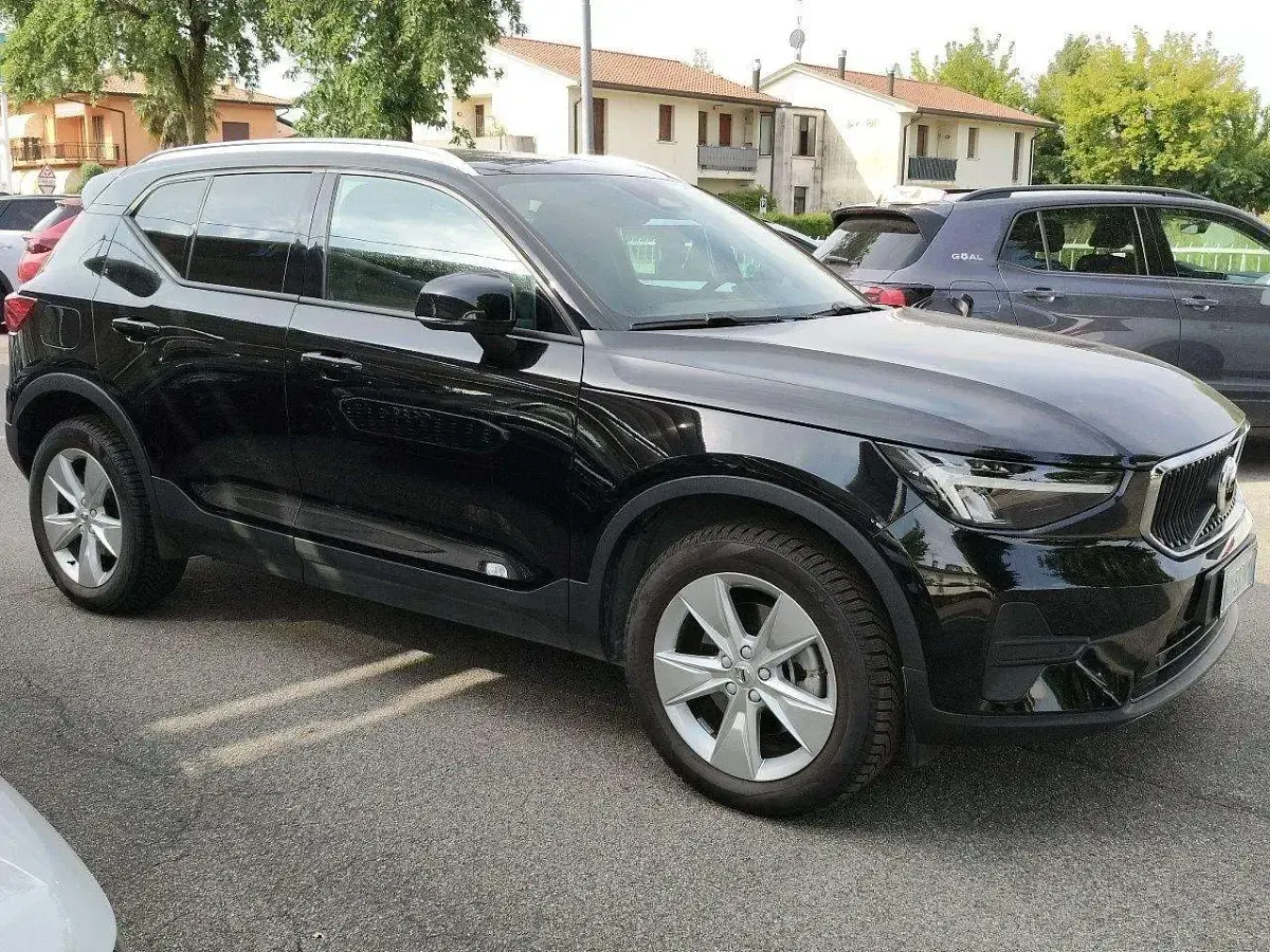 Usata Volvo XC40 Core 163 CV (119 kW) 2025 Nero SUV