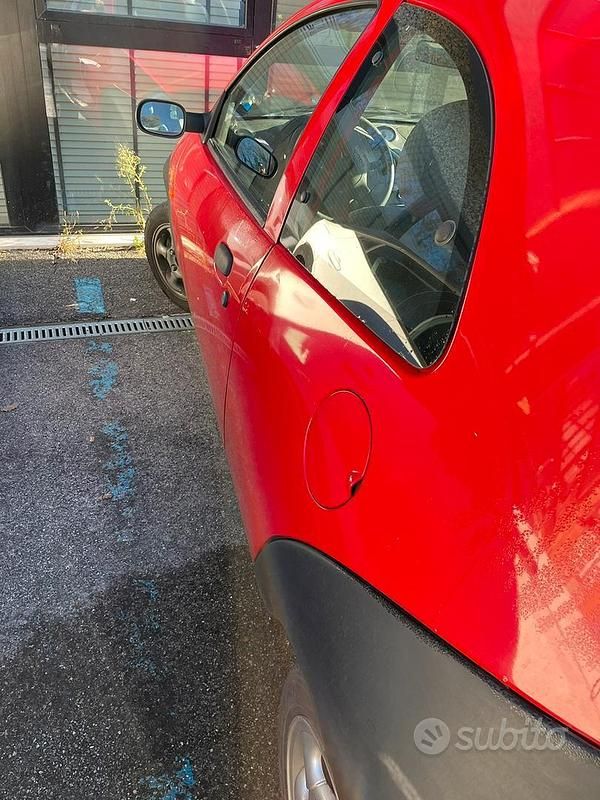 Usata Ford Ka 69 CV (50 kW) 2002 Rosso Utilitaria