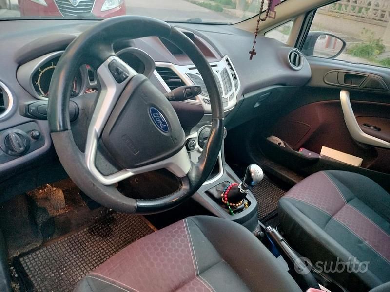 Usata Ford Fiesta 68 CV (50 kW) 2008 Utilitaria