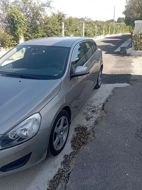 Usata Volvo V60 Summum 163 CV (119 kW) 2012 Grigio Station wagon