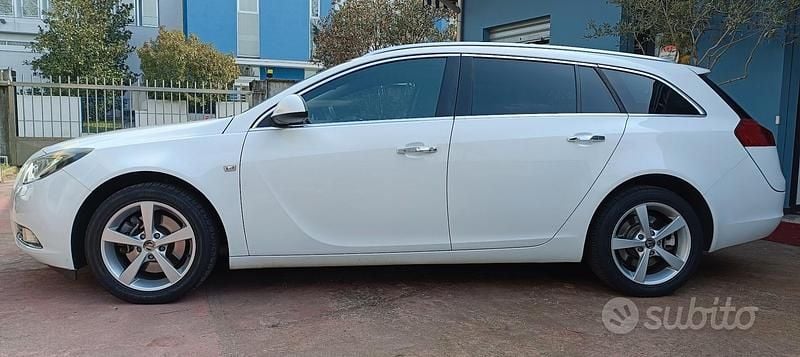 Usata Opel Insignia Cosmo 160 CV (117 kW) 2012 Bianco Station wagon