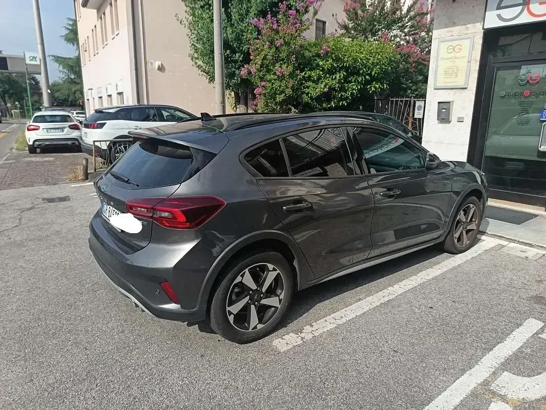 Usata Ford Focus ST-Line 125 CV (91 kW) 2023 Berlina