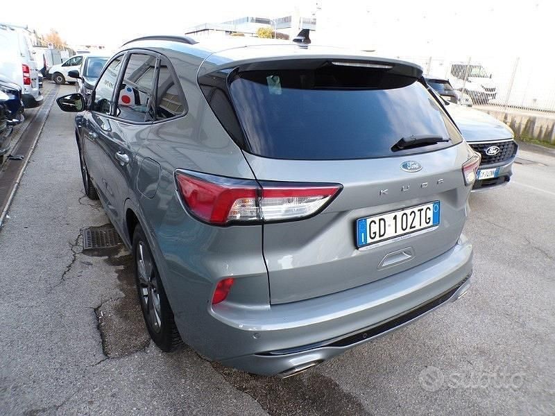 Usata Ford Kuga ST-Line 120 CV (88 kW) 2022 Grigio SUV