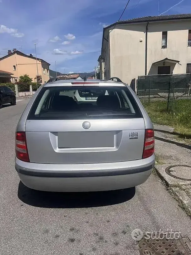 Usata Skoda Fabia 69 CV (50 kW) 2007 Grigio Station wagon