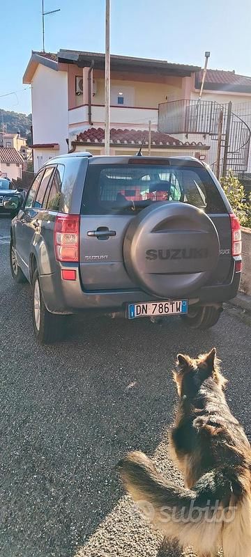 Second-hand Suzuki Vitara 129 CP (94 kW) 2008 Gri SUV
