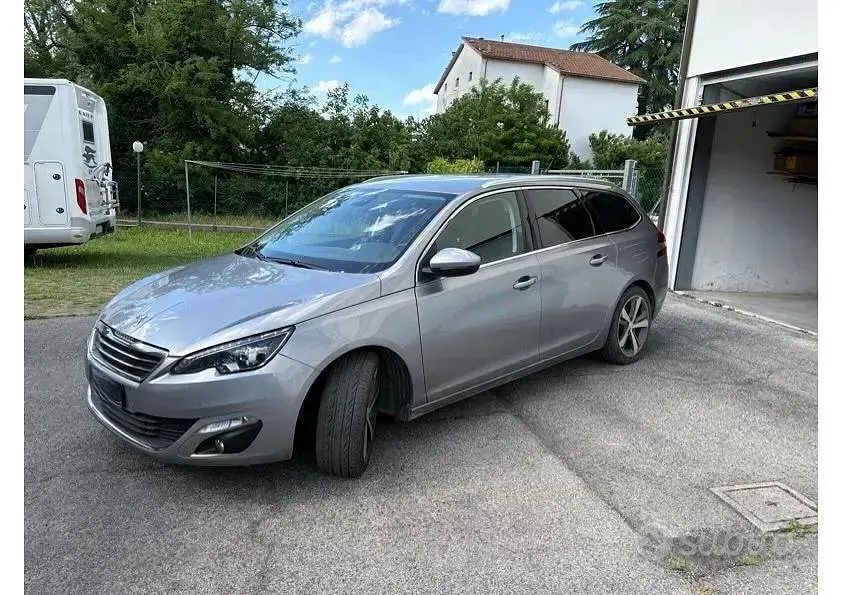 Usata Peugeot 308 SW 131 CV (96 kW) 2016 Station wagon