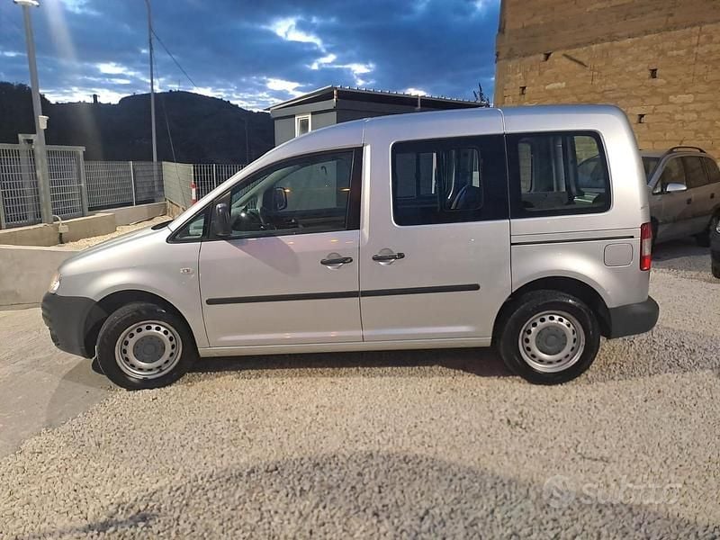 Usata VW Caddy 105 CV (77 kW) 2007 Grigio Monovolume