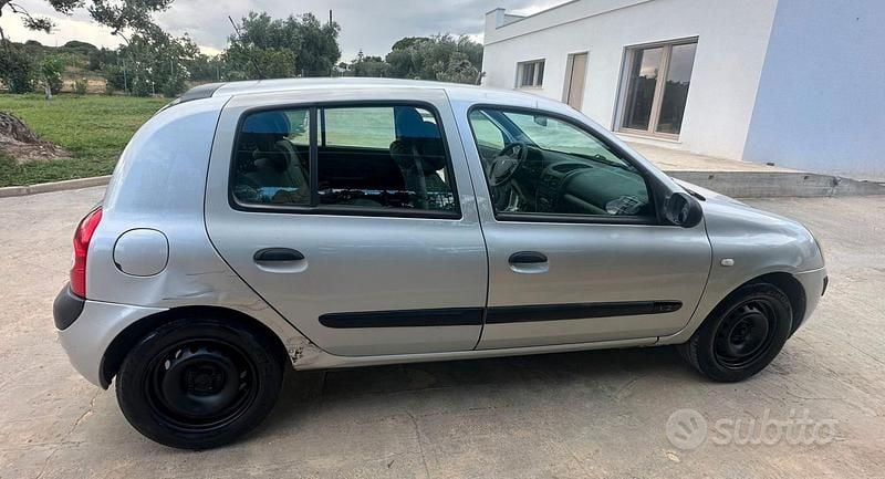 Usata Renault Clio II 2005 Grigio Berlina