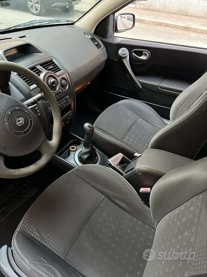 Usata Renault Mégane GrandTour Dynamique 111 CV (81 kW) 2005 Grigio Station wagon