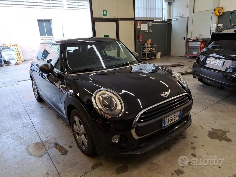 Usata Mini ONE 75 CV (55 kW) 2015 Nero Utilitaria