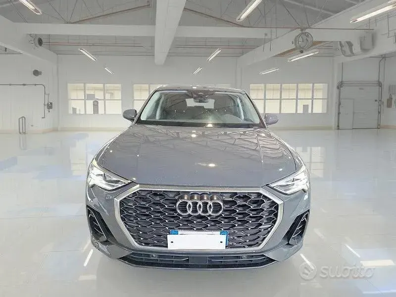 Usata Audi Q3 Sportback Business Plus 150 CV (110 kW) 2024 Grigio SUV