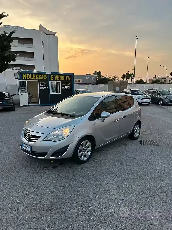 Usata Opel Meriva Cosmo 95 CV (69 kW) 2011 Grigio Monovolume
