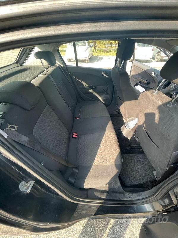Usata Opel Corsa 2014 Nero Utilitaria