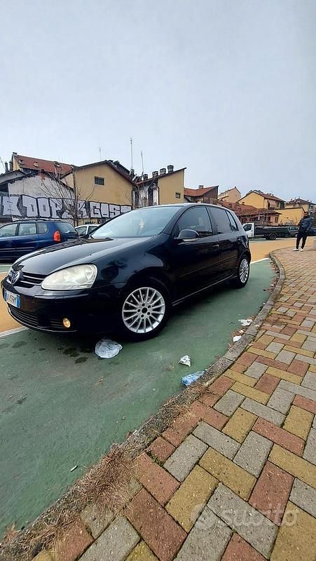 Usado VW Golf V 2007 Negro Berlina