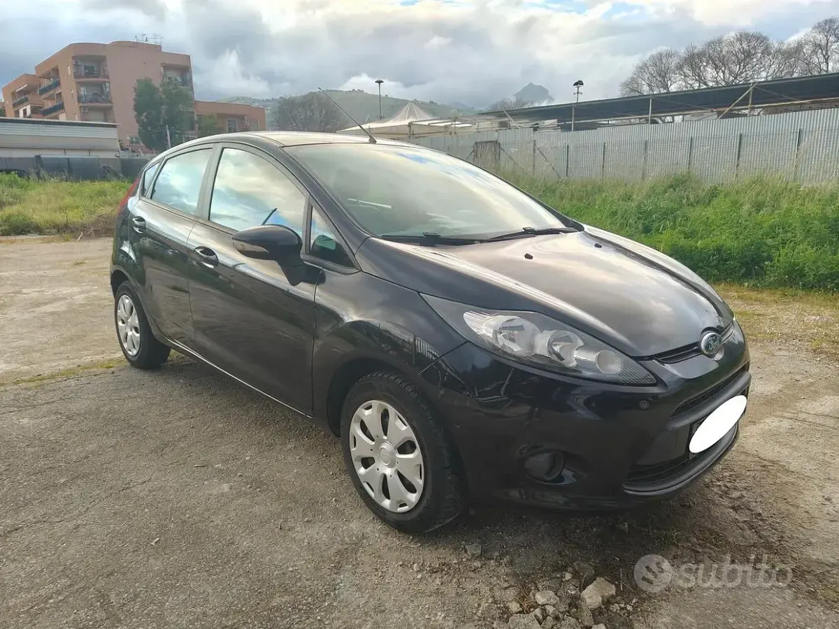 Usata Ford Fiesta 68 CV (50 kW) 2009 Nero Berlina