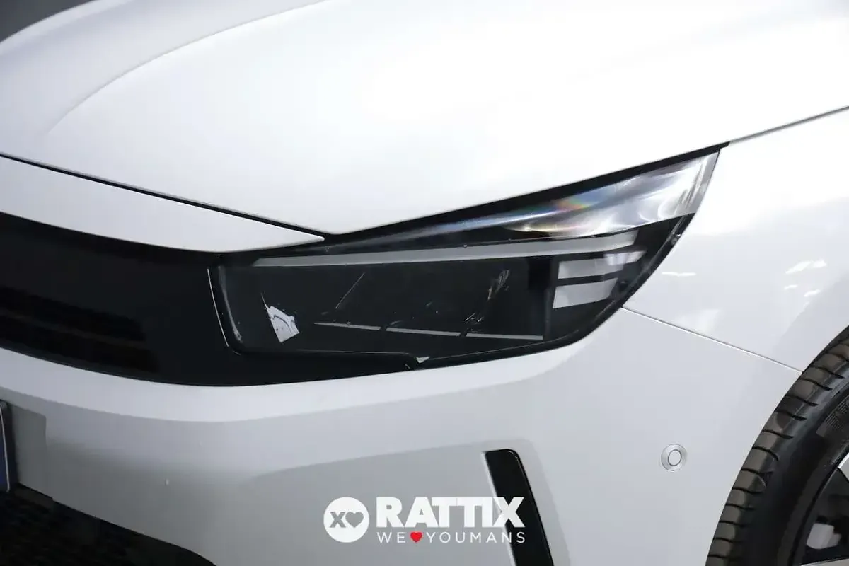 Usata Opel Corsa 101 CV (74 kW) 2025 Jade white Utilitaria