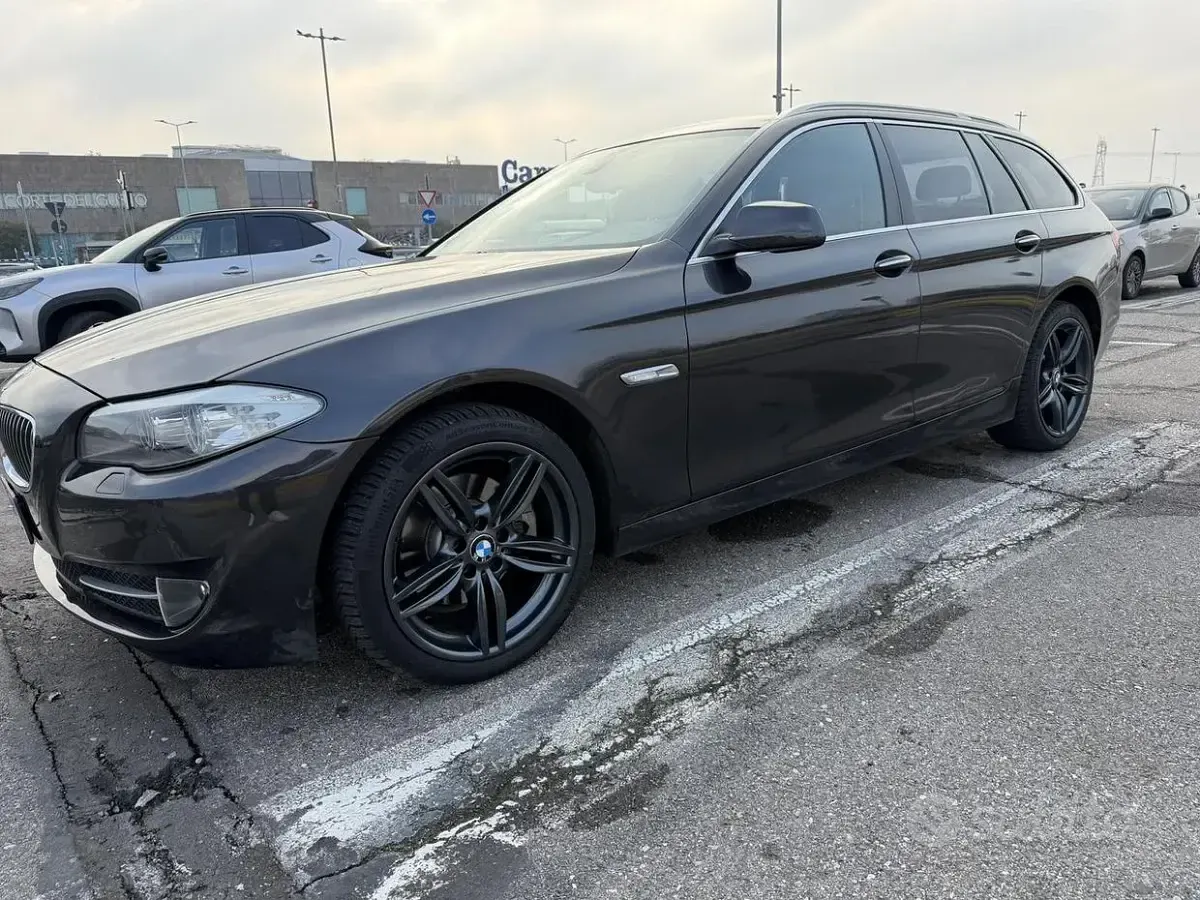 Usata BMW 520 184 CV (135 kW) 2013 Grigio Station wagon