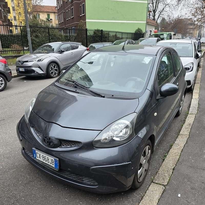 Usata Toyota Aygo 68 CV (50 kW) 2006 Utilitaria