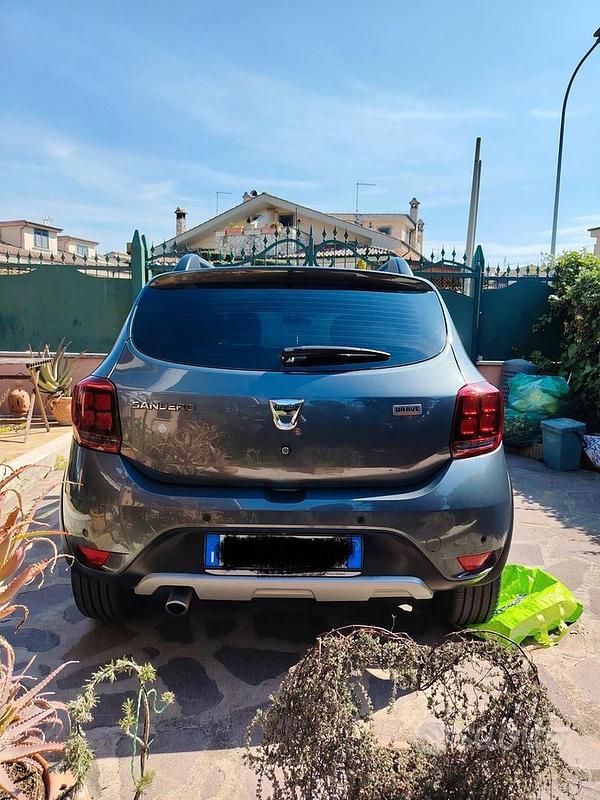 Usata Dacia Sandero Stepway 90 CV (66 kW) 2017 Grigio Utilitaria